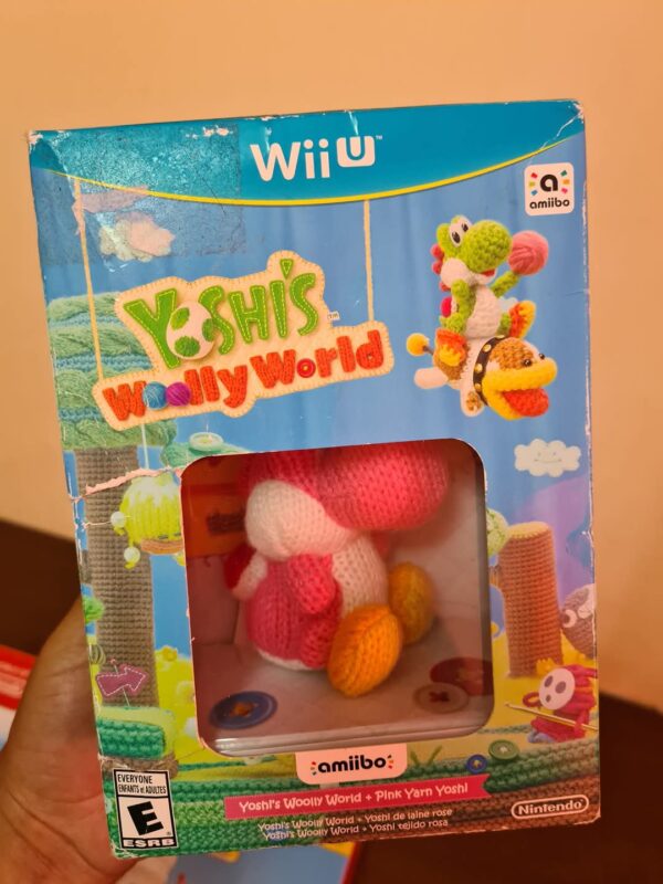 Yoshi's Woolly World + Pink Yarn Yoshi amiibo - Wii U